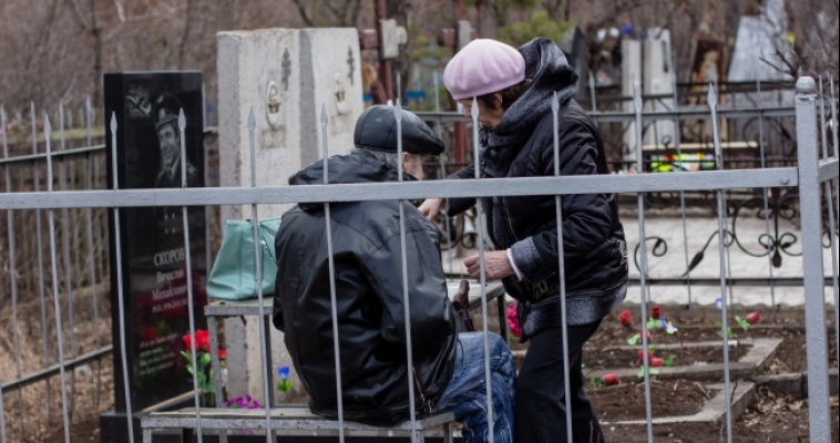 Прокуратура нашла нарушения на кладбище