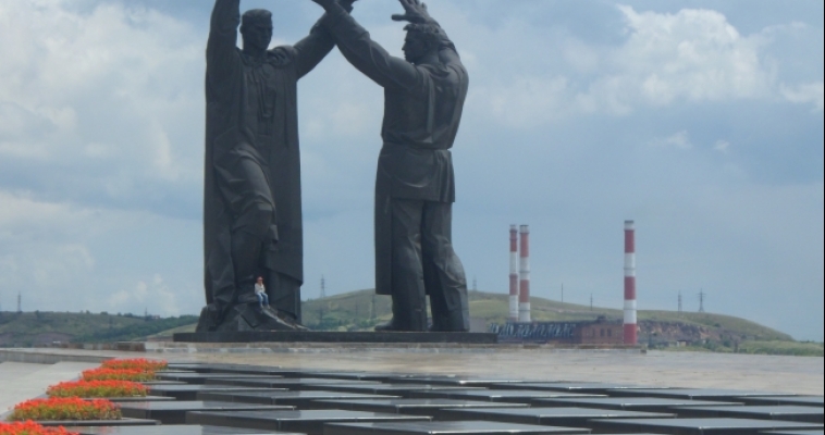 Шутя о серьёзном: школьники соберутся на молодёжный форум