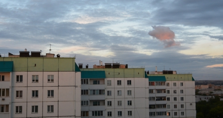 Жилья строится больше