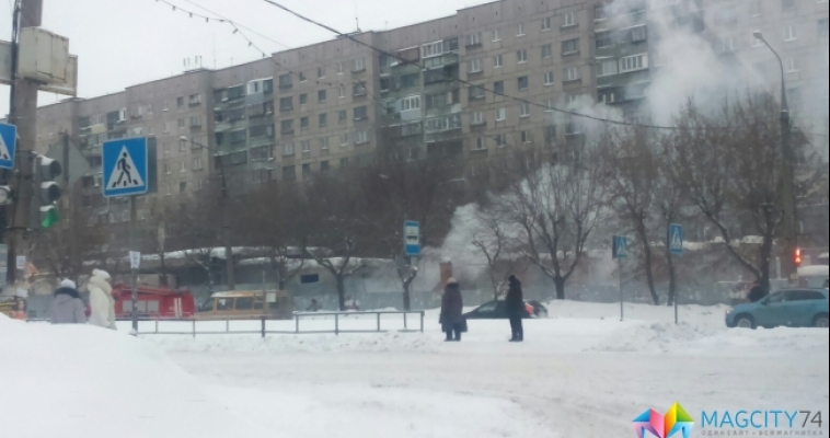 На Карла Маркса загорелось здание