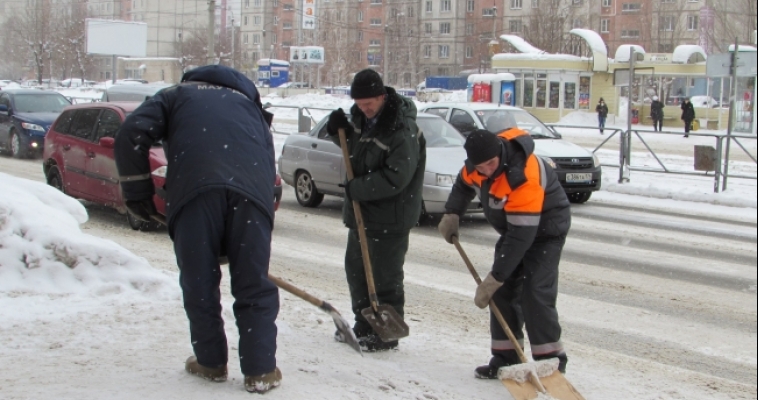 «Люди на работу добраться не могут». Магнитогорцы об уборке снега