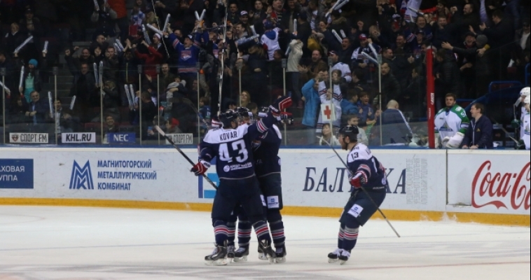 Почти 90 минут на льду и первая победа «Металлурга»