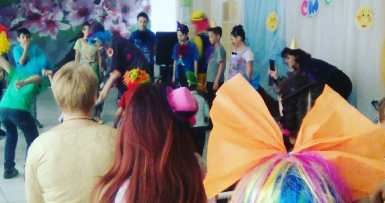 Праздник смеха. В детском доме №2 отметили 1 апреля