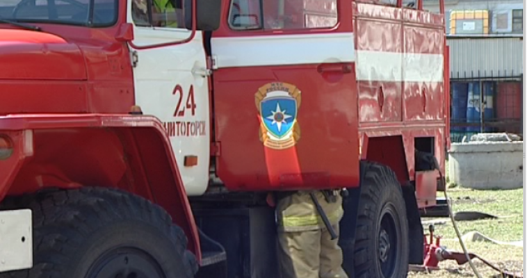 В «Металлурге-2» сгорел целый дом