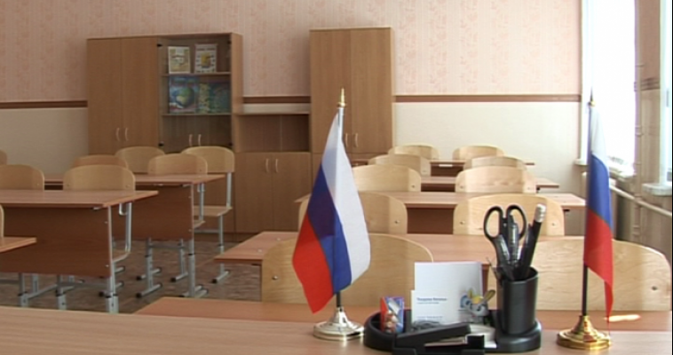 «Не нужны дворцы». Медведев поручил построить в регионе новые школы