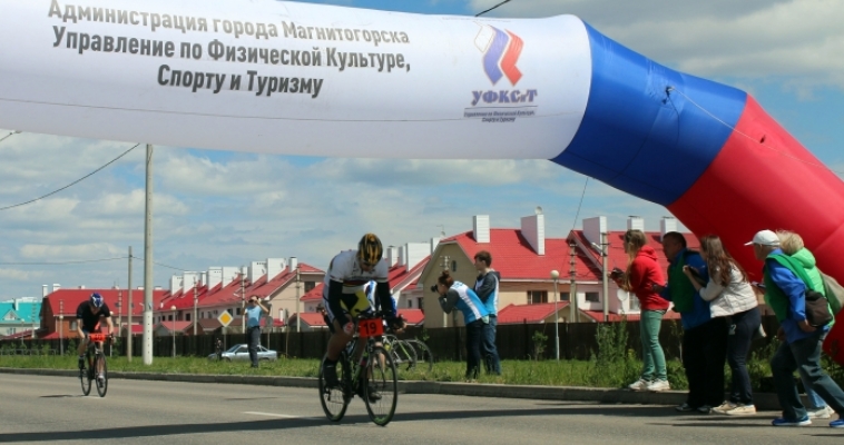Велоспортсмены вновь промчались вдоль «Александровского сада»