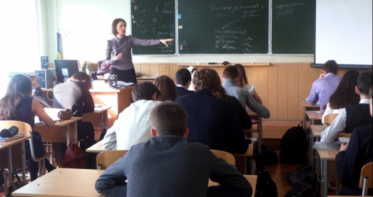 Логика в лирике. Корреспондент Mgcity74.ru побывала на уроках лучшего учителя региона