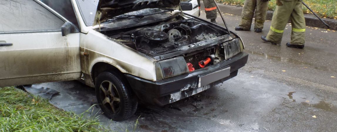 ВИДЕО: На улице Бориса Ручьева сгорела машина