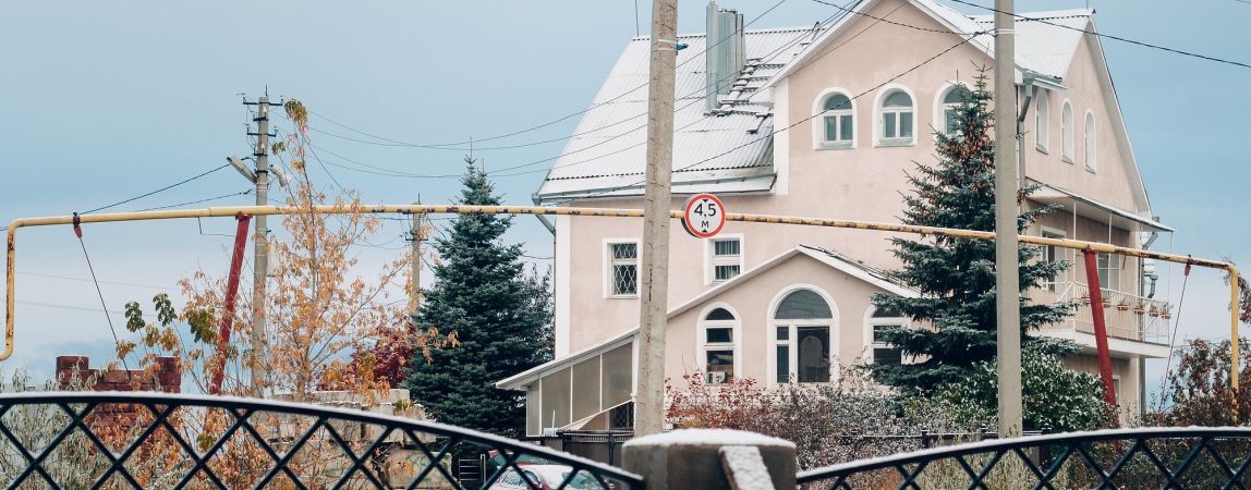 Население стало строить в два раза меньше