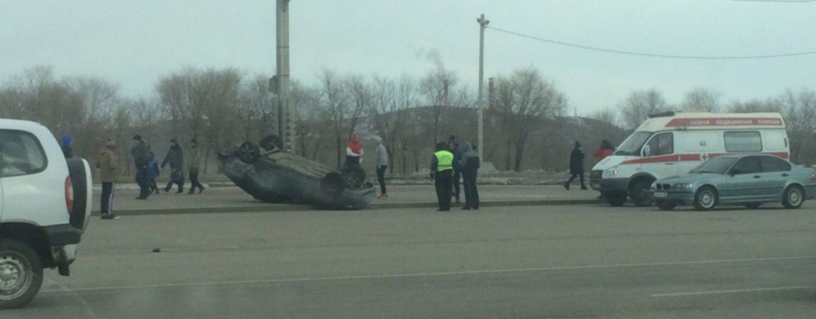 На Ленина в результате ДТП перевернулся автомобиль