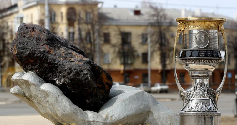 В Магнитогорск «на экскурсию» прибыл главный трофей КХЛ