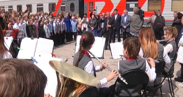 С КОРАБЛЯ НА БАЛ