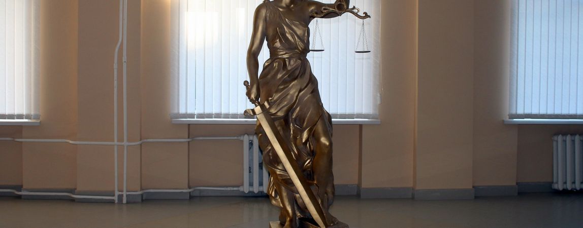 Сотрудник Роспотребнадзора брал взятки кухонной утварью. Штраф присудили ресторанной компании