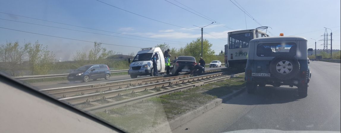 На Казачьей переправе «Лада Гранта» вылетела с дороги