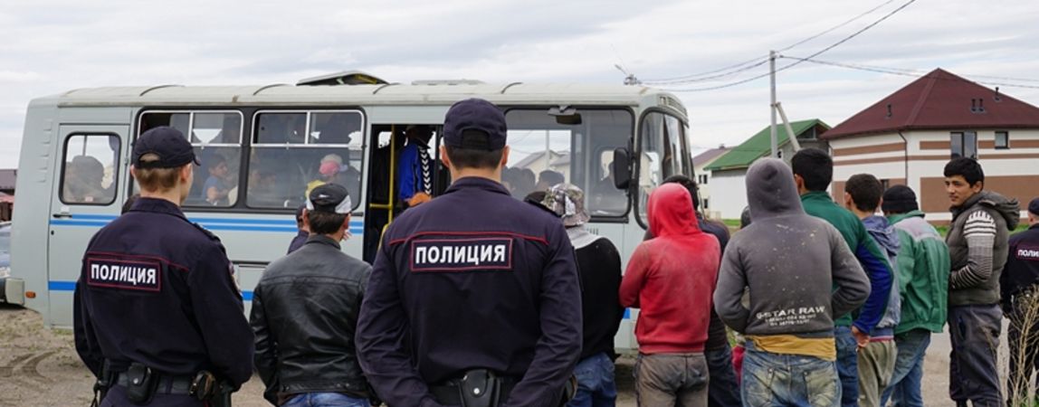 Нелегальные мигранты строят дома магнитогорцам