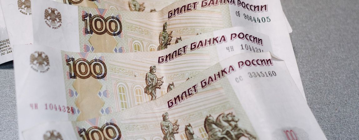 Компенсационная и ежемесячная выплаты по уходу будут включаться в стаж на основании данных переучета