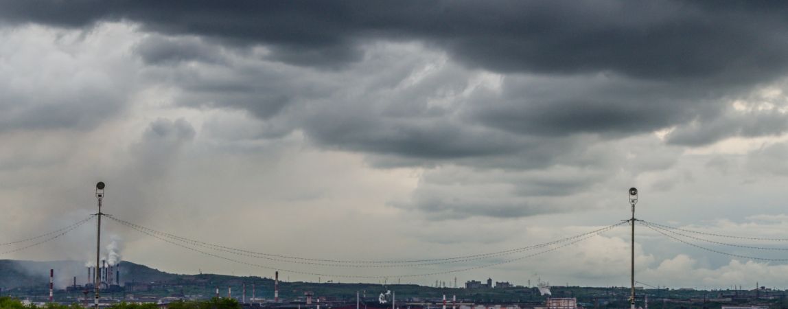 Прогнозируется усиление ветра и грозы