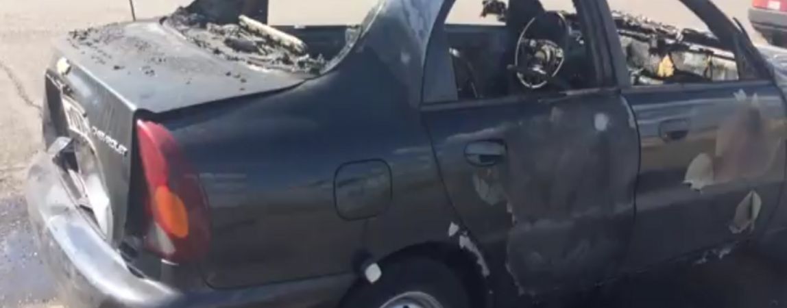 ВИДЕО: В машине находились две женщины и ребенок. Подробности о сгоревшем автомобиле