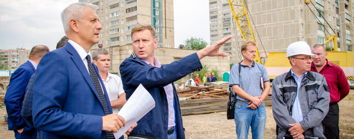 Глава Магнитогорска проинспектировал стройплощадку новой школы
