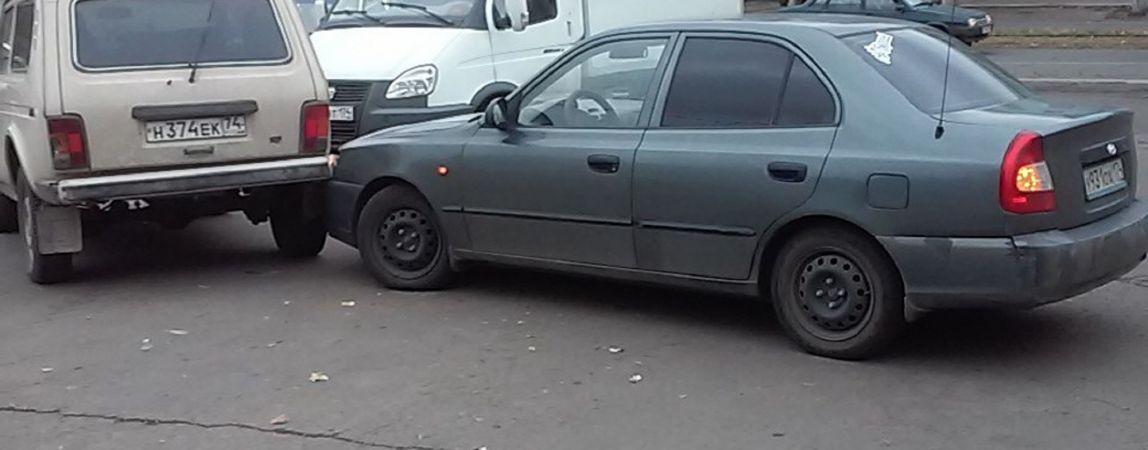 Авария на на площади Горького. Столкнулись отечественное авто и иномарка