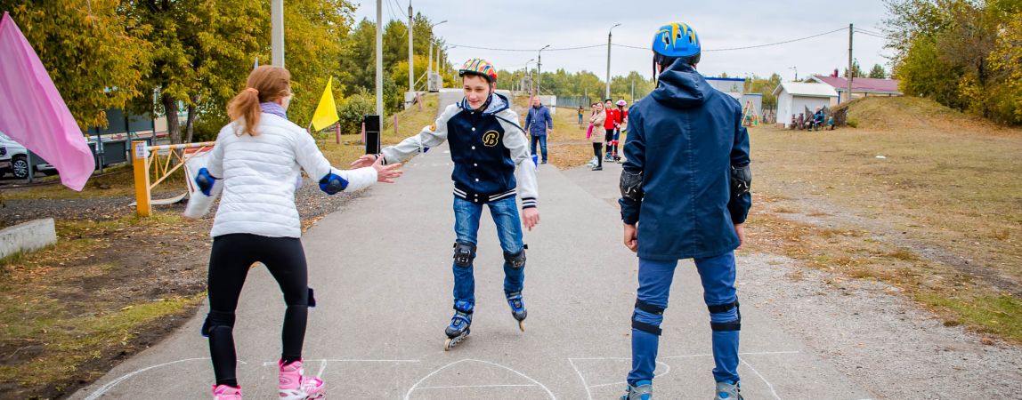 Ни шагу без экипировки. Юным роллерам напомнили о ПДД