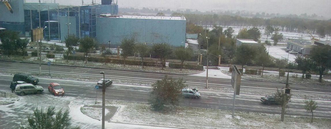 Из-за снега «встали» мосты. Водители выстроились в шиномонтаж