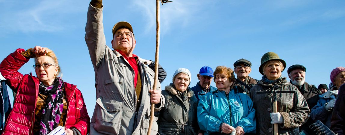 В парке у Вечного огня навели порядок