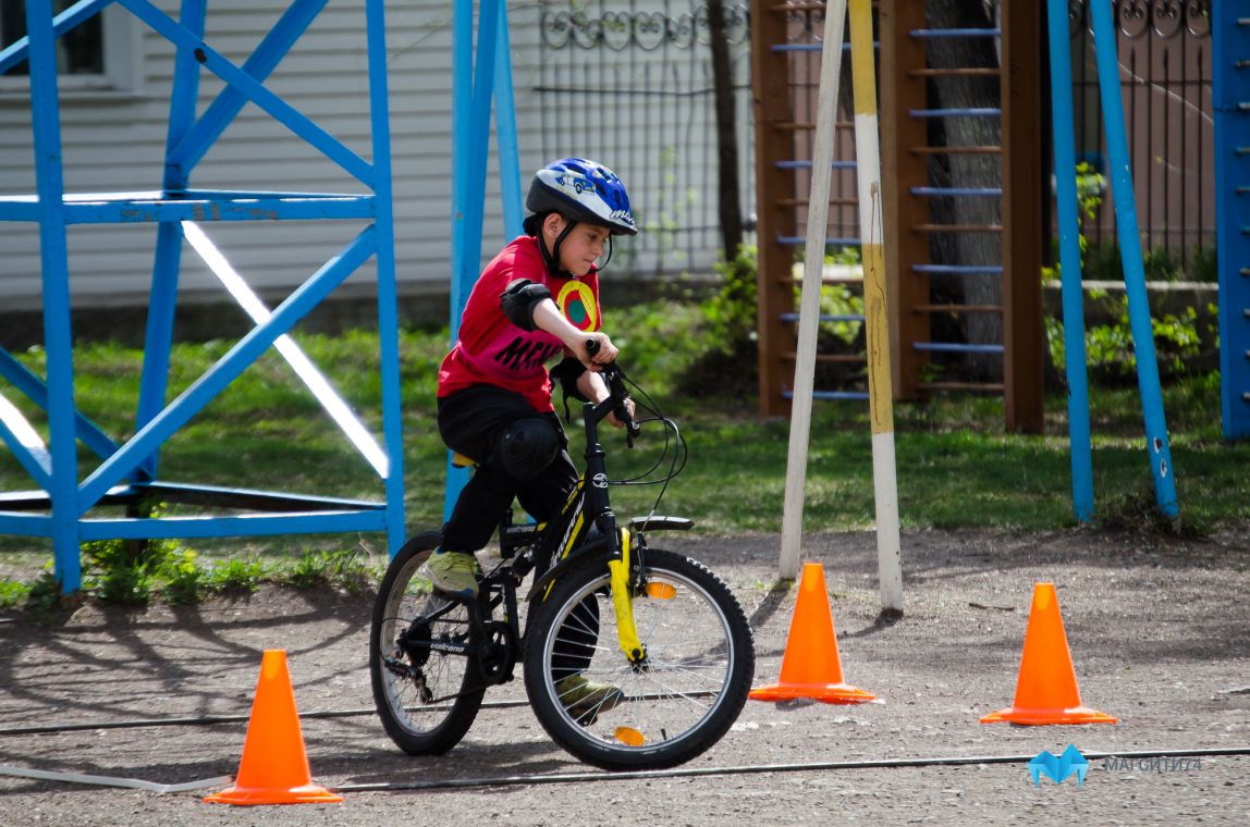 В Магнитогорске прошли соревнования «Безопасное колесо»