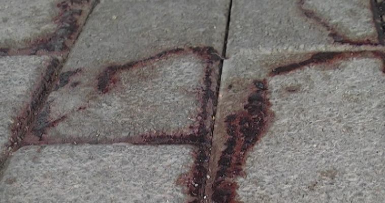 УБИЛИ У ПОДЪЕЗДА