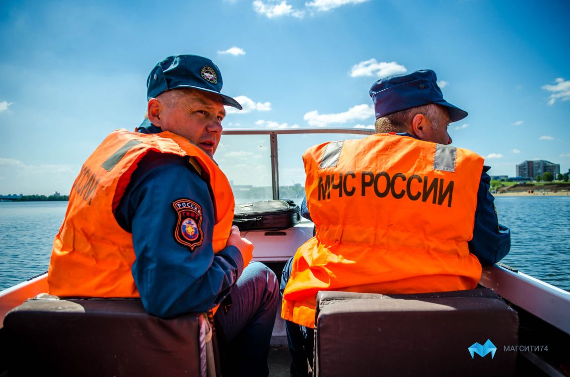 Сотрудники МЧС вышли в рейд по городским пляжам
