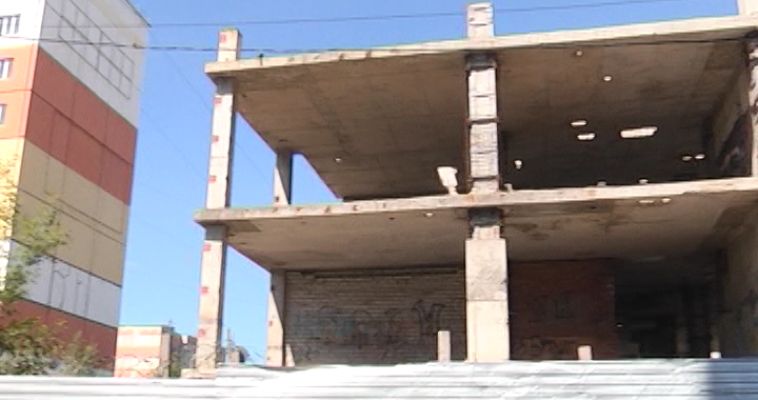 МАЛЬЧИК УПАЛ НА СТРОЙКЕ