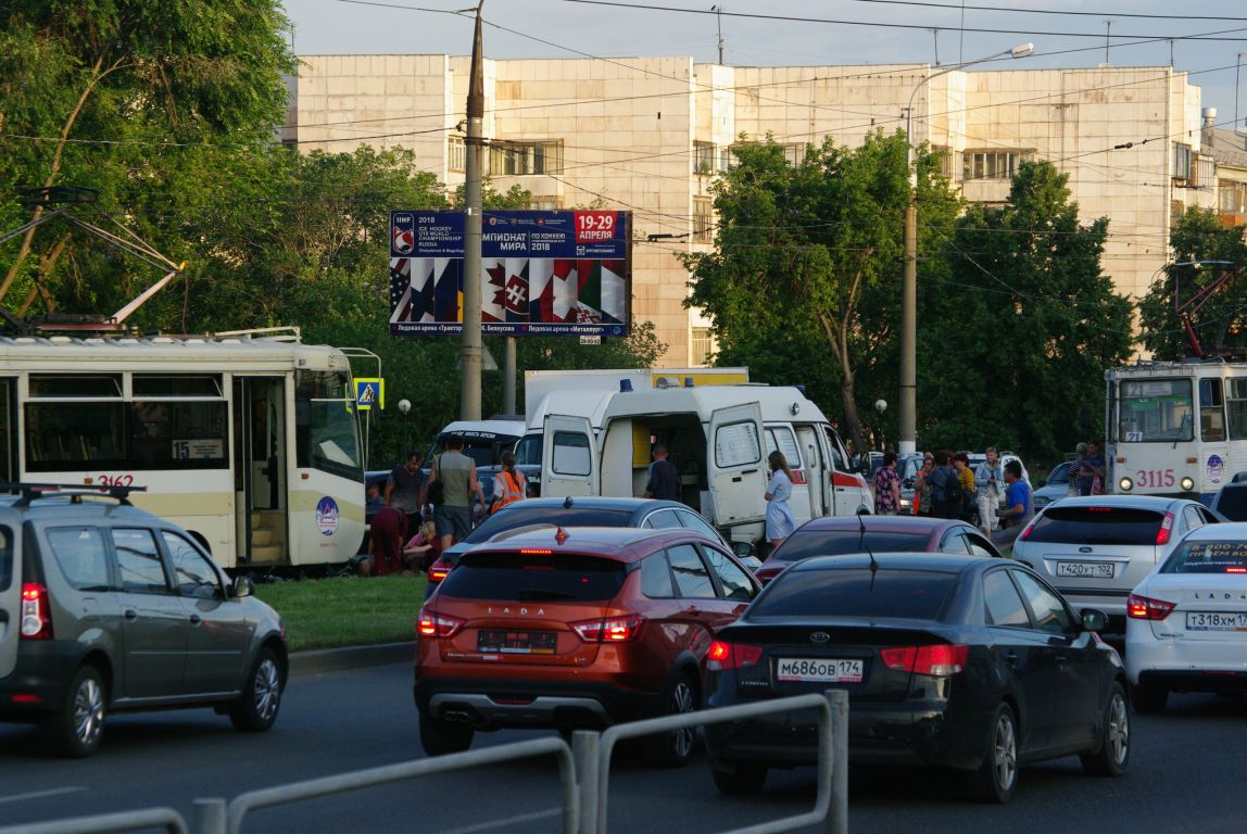 В крупной аварии пострадал мотоциклист