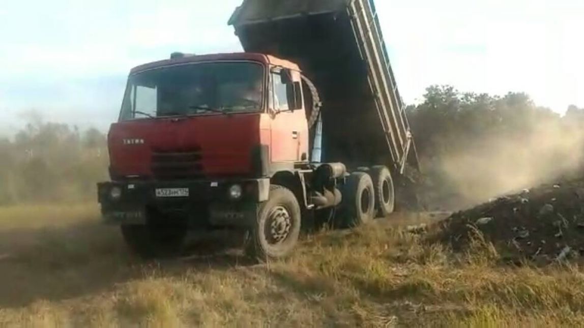 Магнитогорец выбросил возле дороги целый кузов мусора