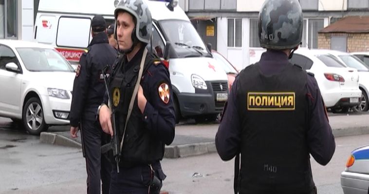 В БИБЛИОТЕКЕ ИСКАЛИ БОМБУ