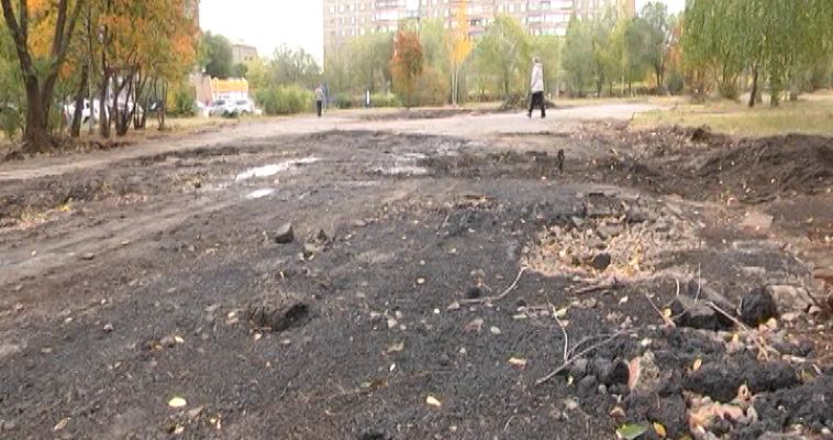 ОБНОВЛЯЮТ СКВЕР
