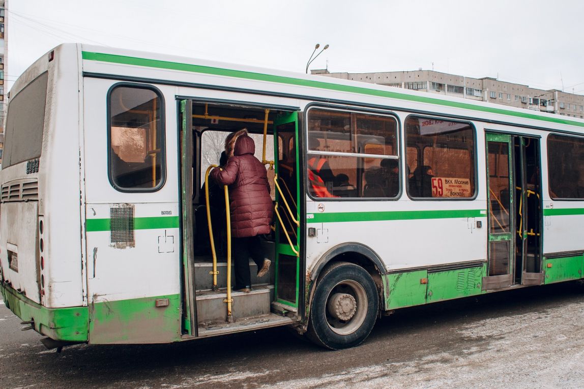 Предпенсионеры будут ездить в автобусах и трамваях бесплатно