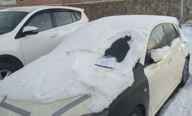 Магнитогорец получил угрозу от соседей из-за припаркованной машины