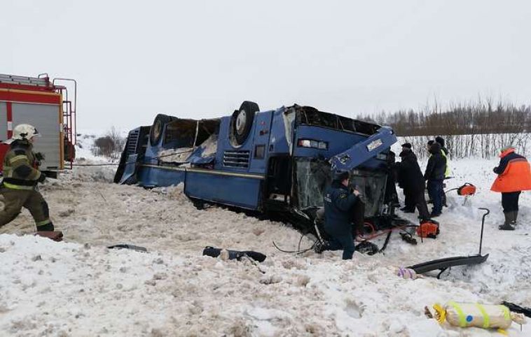 В Калужской области перевернулся автобус со школьниками