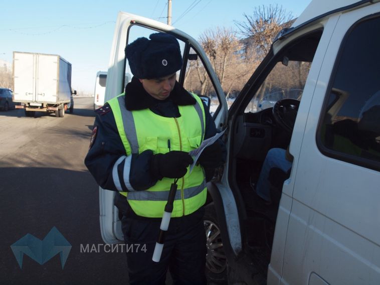 Девять нарушений выявили инспекторы у водителей маршруток