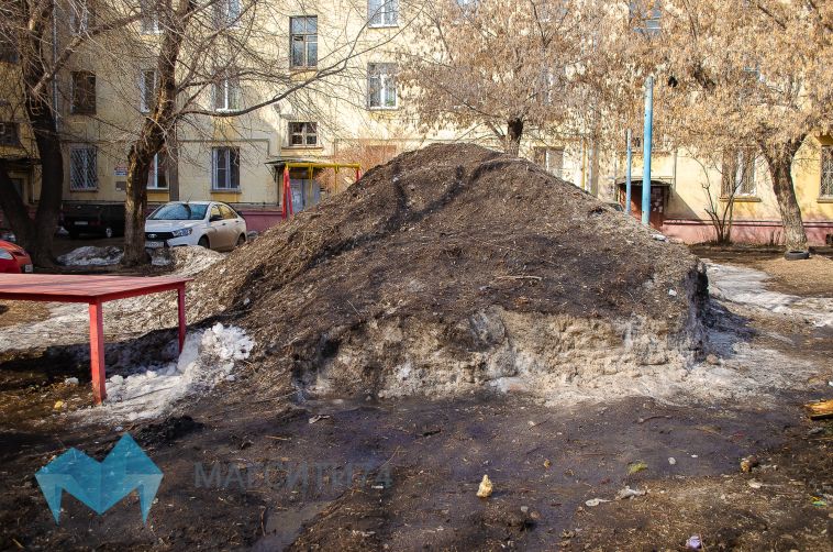 Жители Ленинского района пожаловались на состояние детской площадки