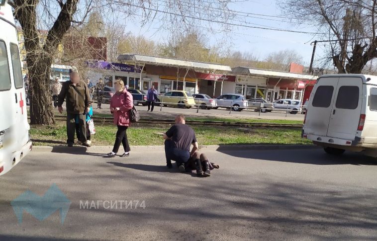 «Находится без сознания»: на левом берегу пенсионерка попала под колеса маршрутки