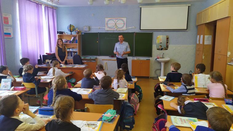 Перед летними каникулами школьникам напомнят о дорожной безопасности
