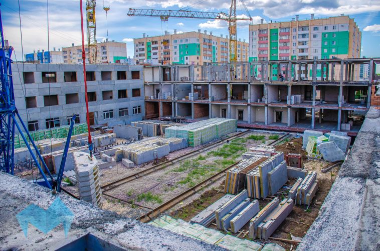 Четыре здания с одним переходом: в Магнитогорске возводят школу по новому проекту