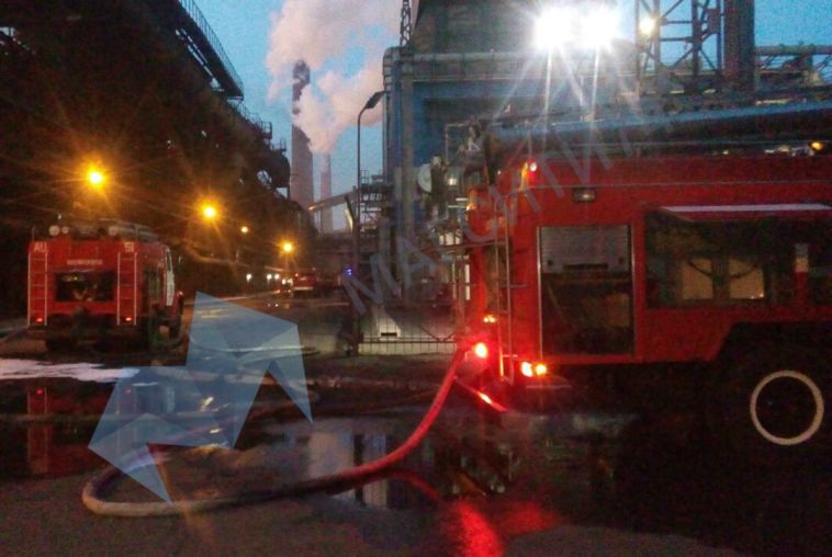 Более двух часов огнеборцы тушили пожар на коксохиме