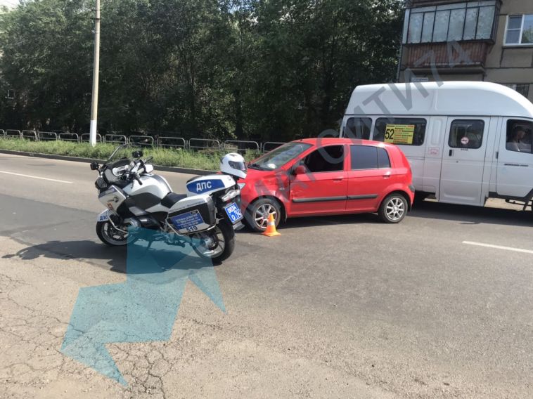 На Гагарина произошло ДТП с участием полицейского мотоциклиста