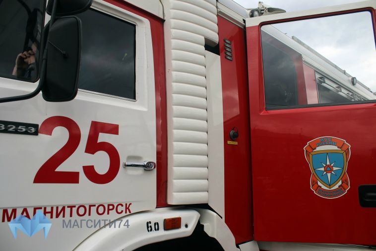 На левом берегу пожарные тушили пиццерию