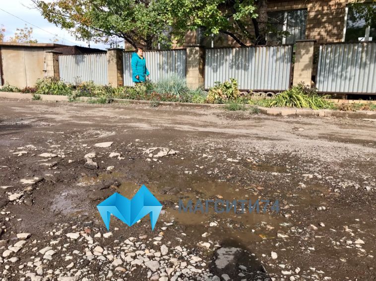 Жители левого берега пожаловались на «полосу препятствий» вдоль домов
