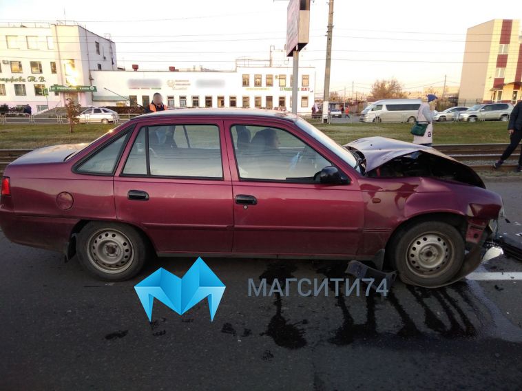 Не остановившись вовремя, пенсионер попал в аварию и сломал нос