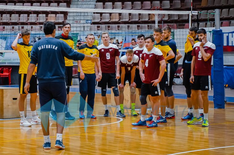 Магнитогорские волейболисты уступили действующему чемпиону страны