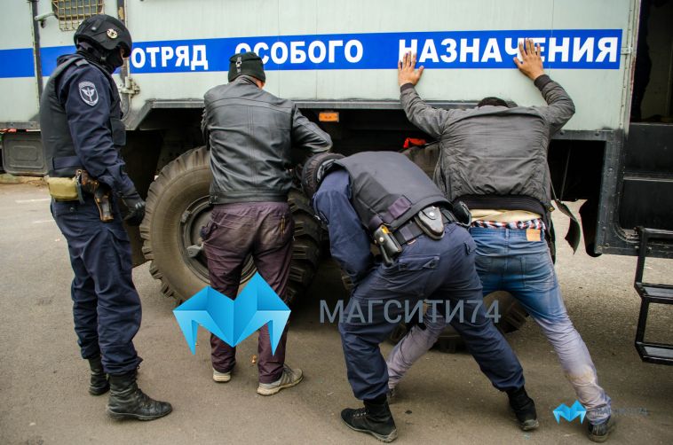 Сотрудники магнитогорского ОМОН выявили двух нелегалов